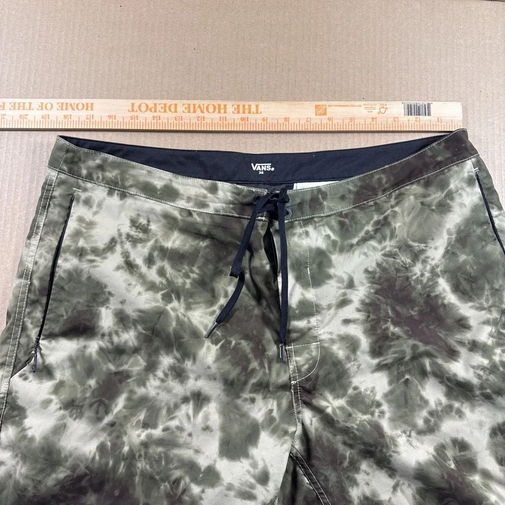 Vans Shorts Mens Size 38, Green Cloud Dyed Voyage Swim Trunks Zip Pockets Hybrid
